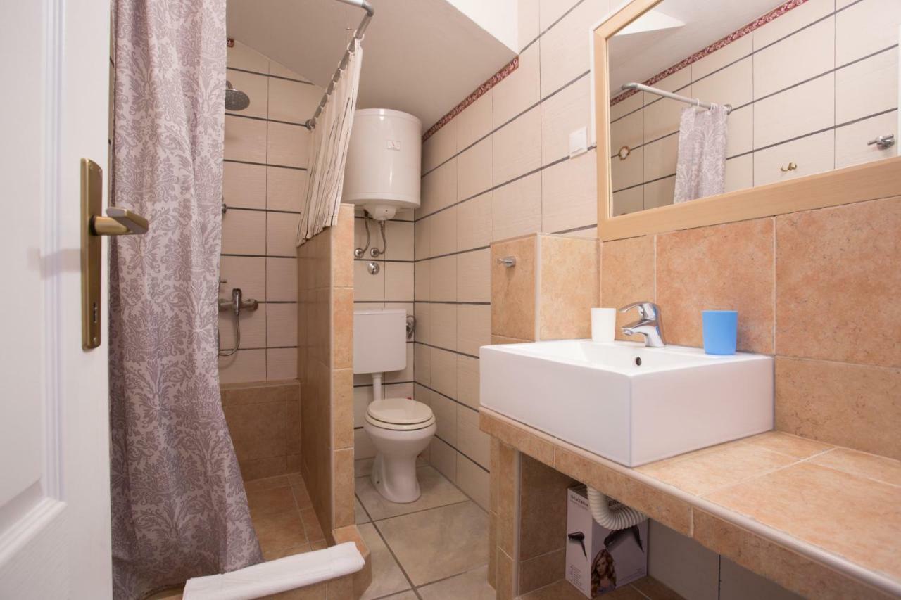 Apartments Villa Anna Baška Esterno foto